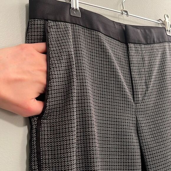 Banana Republic Women's Mid-Rise Print Chino Pants - Picture 2 of 8